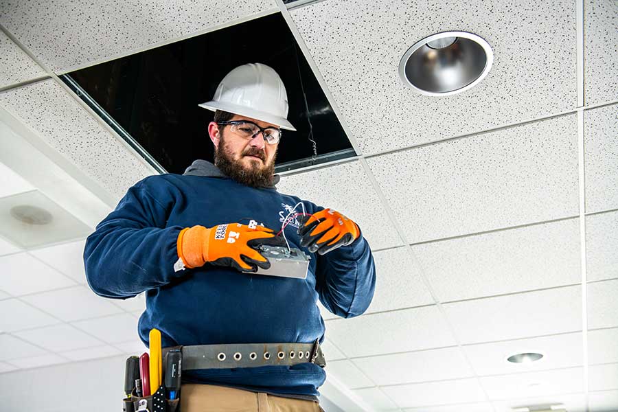 Commercial electrician providing electrical services